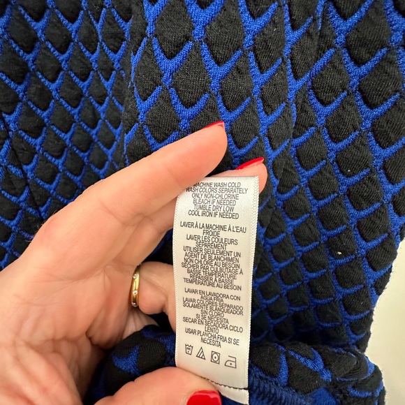 Taylor Maternity Dress for A Pea in the Pod Blue and Black midi with sleeves - Picture 6 of 8